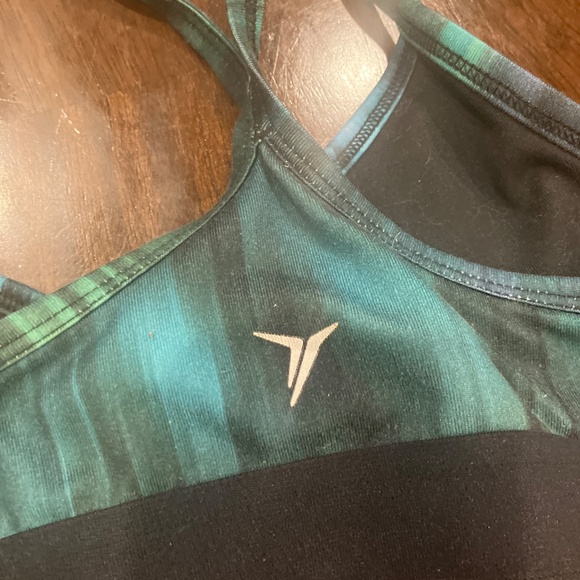 Old Navy tank top and bra-large - Picture 3 of 3